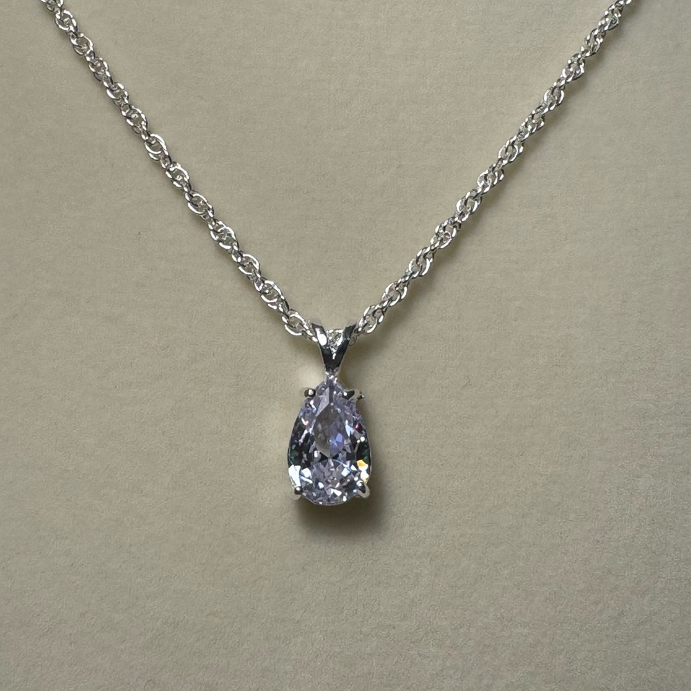 Sophisticated Silver Teardrop Necklace with Sparkling Moissanite Diamond